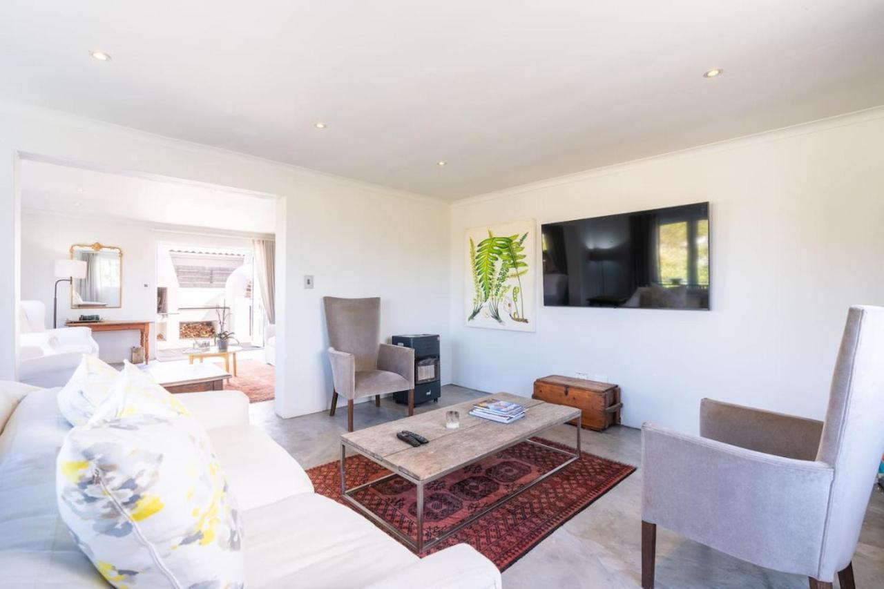 Coastal Elegant 4 Bedroom *