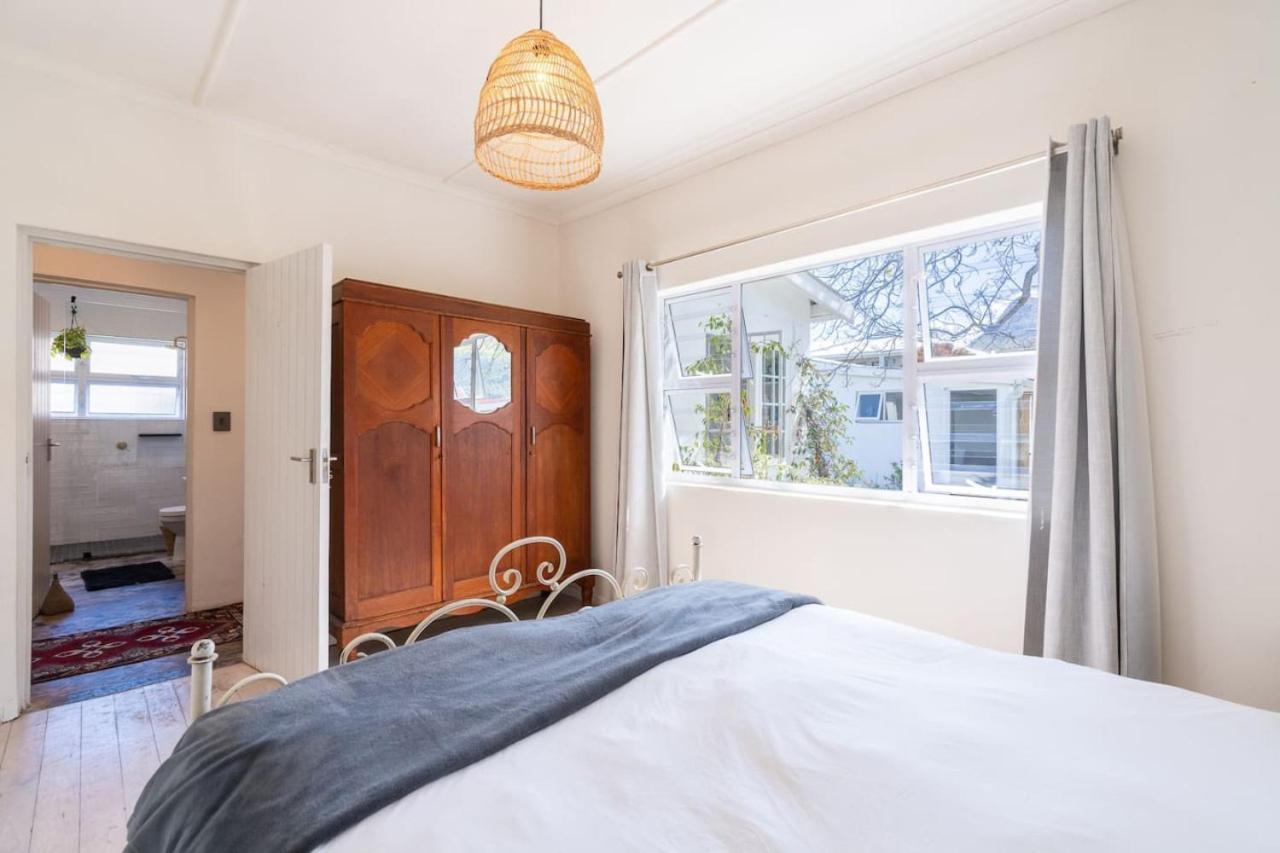 Ferienhaus Coastal Elegant 4 Bedroom Hermanus